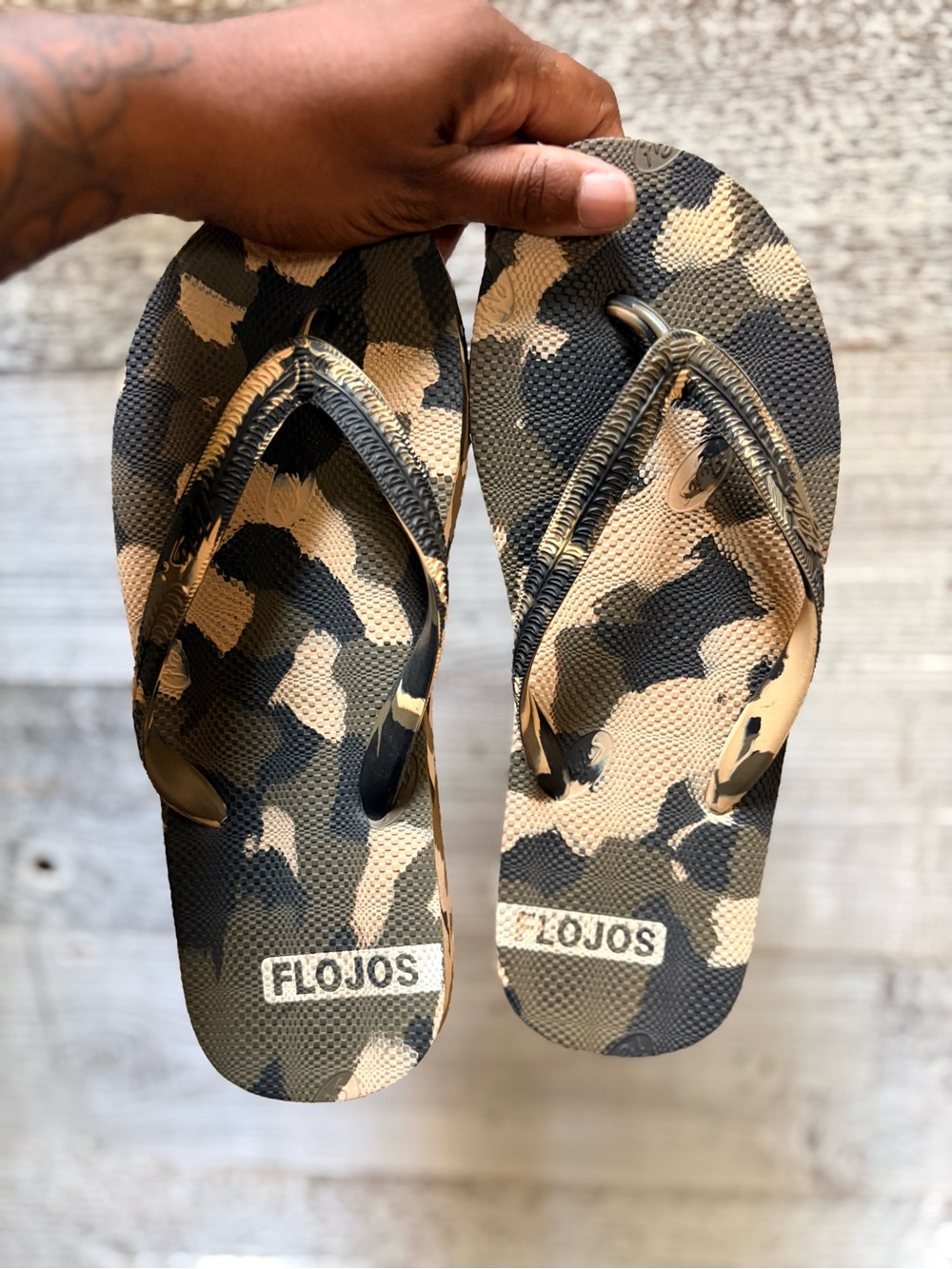 3/$30 | Flojos | Camouflage Print Beach Pool Thong Flip Flops - Women's 6-7